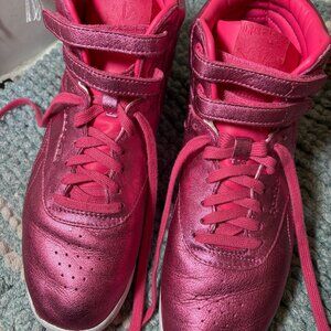🔥 Hot Pink Metallic Reebok High Tops – Size 10 🔥
